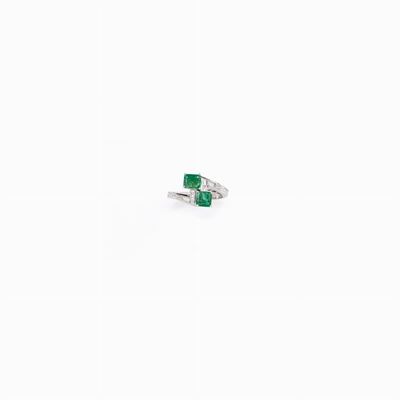 Anello in Smeraldi e Diamanti Realizzato