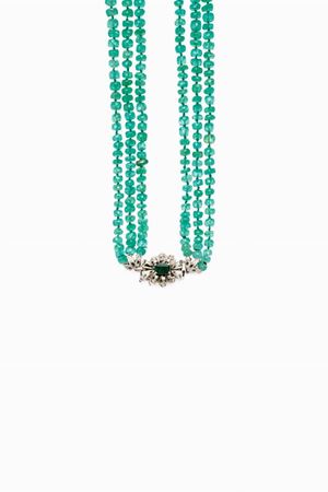 in oro bianco 18kt e smeraldi