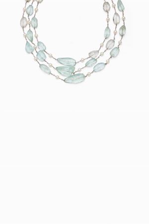 in oro bianco 18kt, acquemarine, perle coltivate e diamanti