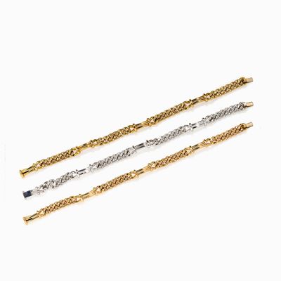 Tre Bracciali a Formare una Collana, Pom