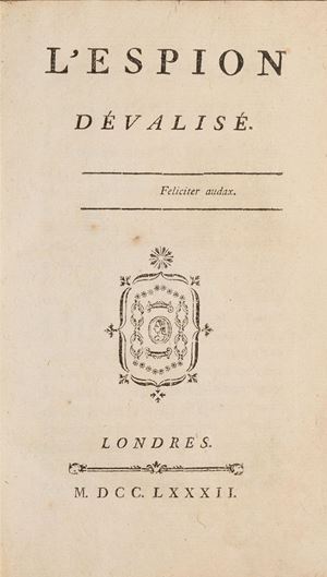 Edizione originale di questo romanzo satirico impresso anonimamente, già attribuito a Mirabeau, ma dovuto in realtà al Baudouin de Guémadeuc (Colmar, 1737-Parigi, 1817), che lo compose durante un periodo trascorso in carcere. L'opera contiene numerosi spunti economici e demografici e, nelle ultime pagine (pp. 219-240) contiene un "petit Éloge de Turgot" con alcune osservazioni sulla libertà economica e con una critica al lusso. Parlando di "Utopie Économique" nel capitolo XIII, l’Ined discorre di esso come di una "curieuse anticipation économique et démographique: les hommes sont devenus capables de fabriquer artificiellement leur pain, leur vin et autres ressources alimentaires indispensables. La première conséquence serait une multiplication de l'espèce humaine à volonté. De bonnes lois seraient indispensables pour assurer à chacun l'usage de sa liberté et la conservation de sa propriété, tandis que la Société pourrait se perfectionner.". Alle pp. 113-114 è contenuto un curioso brano sulla tauromachia.  L'Espion Dévalisé