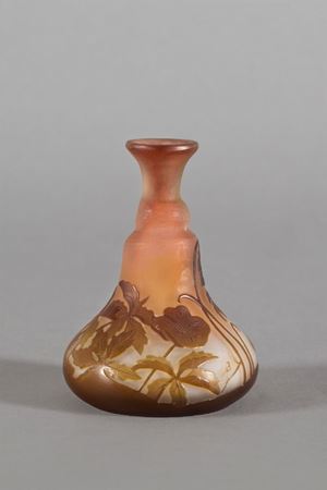 1900 ca. altezza cm 9,5; diametro cm 6,5