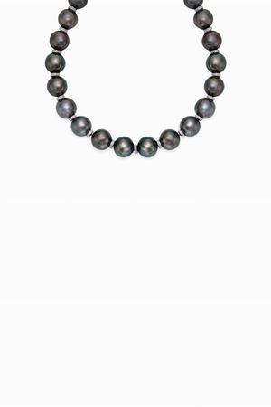 in oro bianco 18kt, diamanti e perle coltivate Tahiti