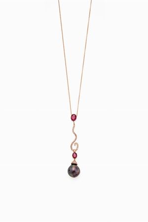 in oro rosa 18kt, perla coltivata, diamanti e rubelliti