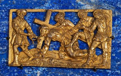 Scuola dell'Italia settentrionale, Placca in bronzo dorato raffigurante una Stazione della Via Cr...