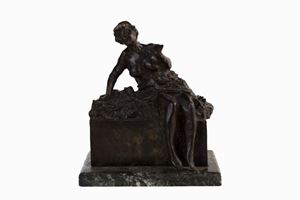 Giovane donna discinta