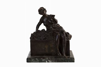 Giovane Donna Discinta