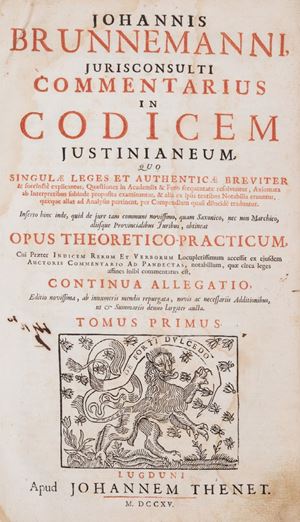 Bel lotto incentrato sul Corpus giustinianeo comprensivo di una parte del Corpus Iuris Civilis e di due belle edizioni dei commentari del giurista tedesco Brunnemann. Lotto non passibile di restituzione. Senza Titolo
