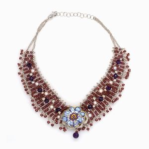 COLLANA IN ORO SMALTI E GEMME NATURALI, 