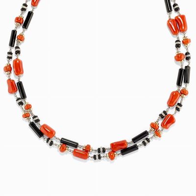 Collana in oro 9 kt con corallo, onice e inserti decorati con diamanti taglio rotondo