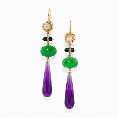 Orecchini pendenti, oro 14 kt, diamanti, onice, smeraldi, pietra verde e ametiste