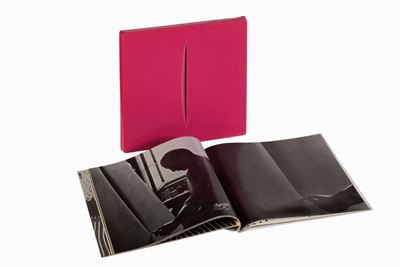 Concetto spaziale (multiplo in PVC rosa)