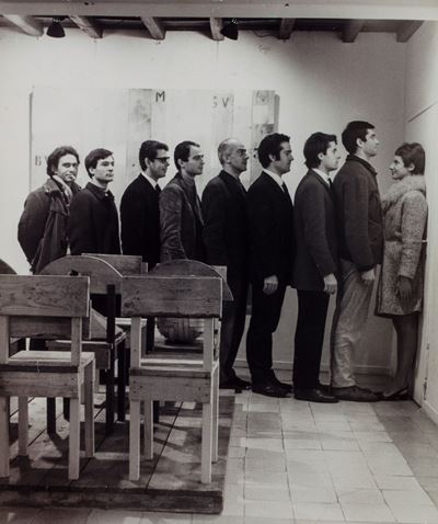 Mostra personale di Ceroli, stampa alla gelatina ai sali d'argento su lastra di alluminio, 1965