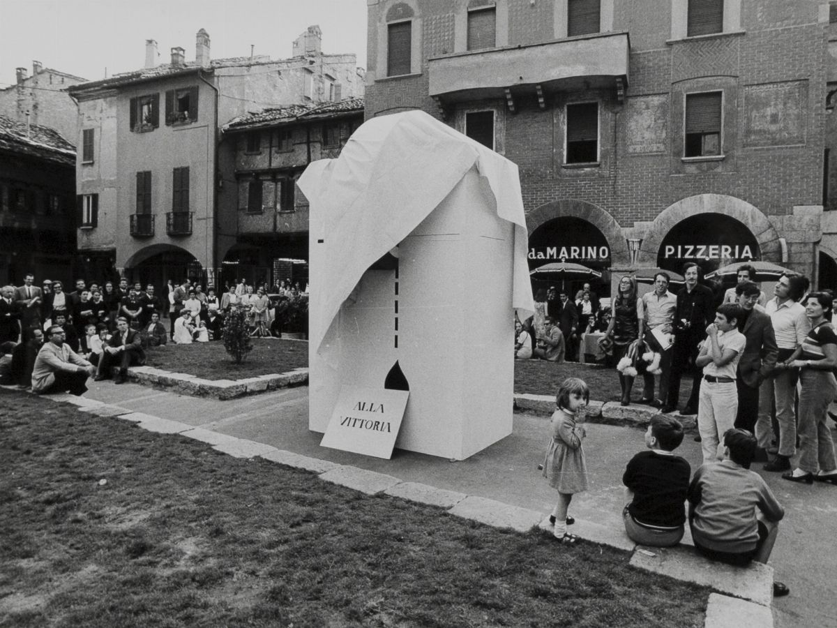 Ugo Mulas - Campo urbano - Interventi estetici nella dimensione collettiva urbana, 1969, 4 stampe...