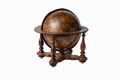 Globo terrestre da tavola con dettagli geografiche, 1710