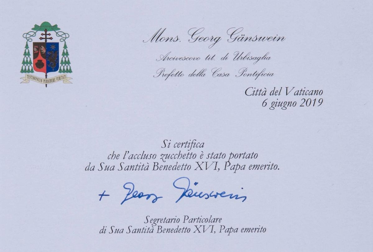 Benedetto XVI - Zucchetto con certificazione di autenticità