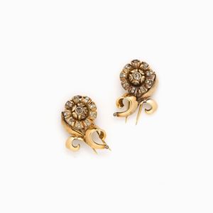 COPPIA DI SPILLE IN ORO E DIAMANTI, CIRC