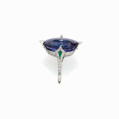 Anello in Tanzanite, Diamanti e Smeraldi