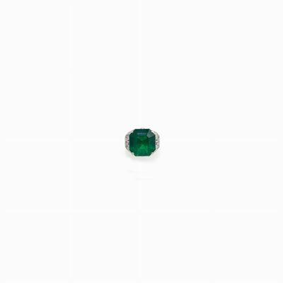 Importante Anello in Smeraldo Colombiano