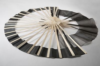 Soap Bubbles, Skin n.2 (2008), installazione in legno, PVC e carta