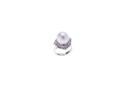 Anello in Oro, Perla e Diamanti in Oro B