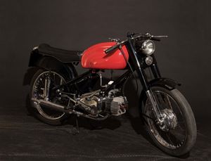 fin-moto-00037 Rumi Sport rossa sella ne