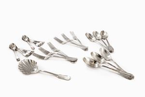 Servizio di posate da sei in argento 800, con 12 cucchiaini