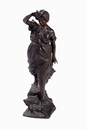 Ragazza che si ripara dal sole