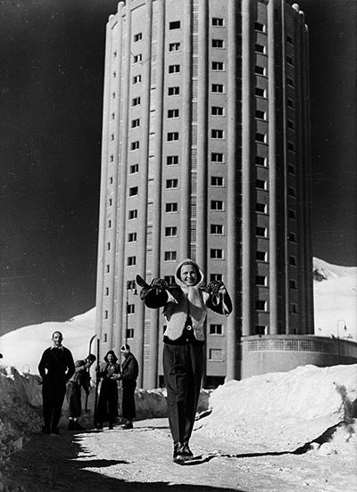 Senza Titolo (sciatrice), Anni 1950 Stam
