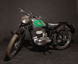 fin-moto00012 Morini 125 turismo nero se