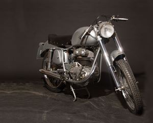 fin-moto00011 Mondial 200 lusso