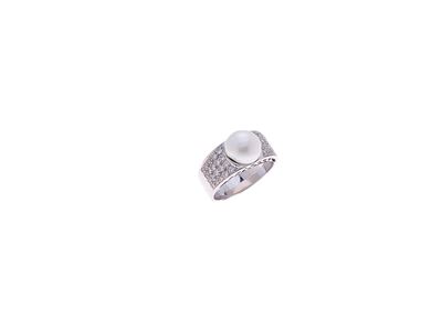 Anello in Oro, Perla e Diamanti a Fascia