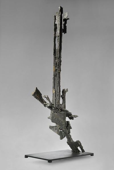 Verticale, 1975, bronzo, cm 200 ca