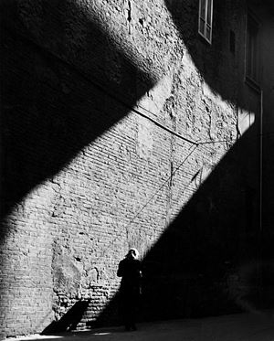 Sfida alle ombre, anni 1950
Stampa vinta