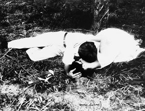 L&#39;abbraccio, dalla serie &quot;Un uomo, una d