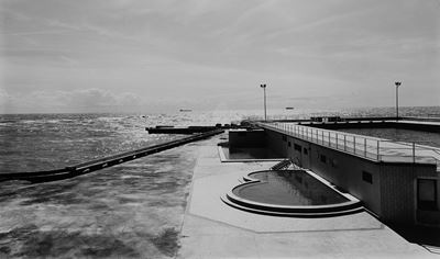 Piscina con Mare (2011), Stampa alla gelatina ai sali d'argento
