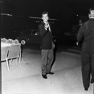 Alain Delon, Via Veneto, Roma, 1960

Sta