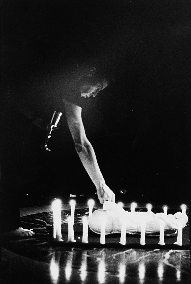 Mark Smith (XX) - L'arte della performance, Venezia, Palazzo Grassi, 1979 - Sette stampe gelatino...