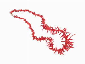 COLLANA IN CORALLO E ORO
Composta da ram