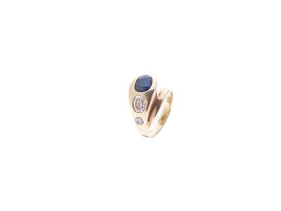 Anello in Oro, Zaffiro e Diamanti in Oro
