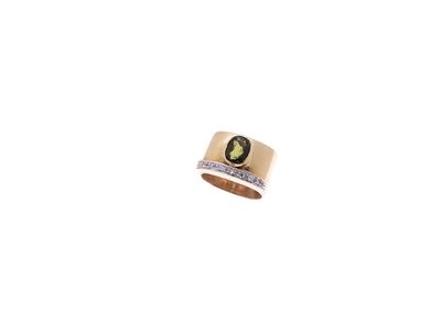Anello in Oro, Pietra Verde e Diamanti a