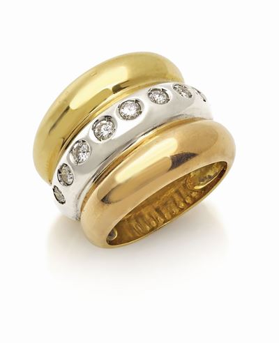 Anello in Oro e Diamanti a Fascia Trilob