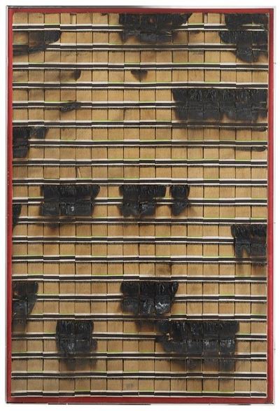 Allumettes brulées, 1974, Fiammiferi bruciati su tavola rossa