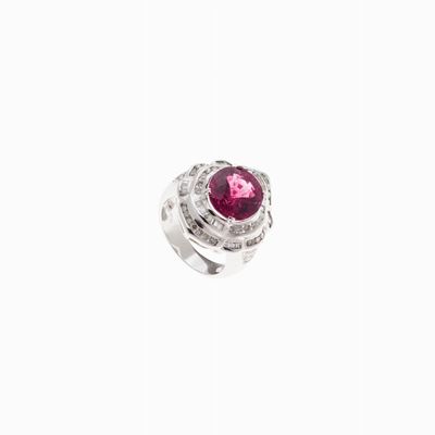 Anello in Tormalina Rosa e Diamanti in o