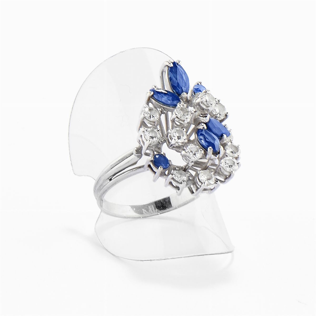 Anello in Oro, Zaffiri e Diamanti, Circa