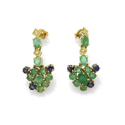 Orecchini in oro giallo 18K con diamanti taglio huit-huit, smeraldi e zaffiri