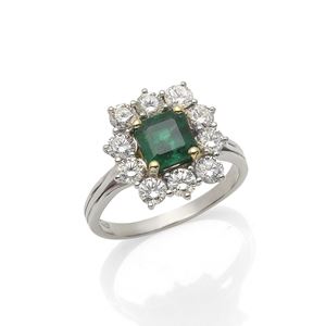 ANELLO IN ORO, SMERALDO E DIAMANTI