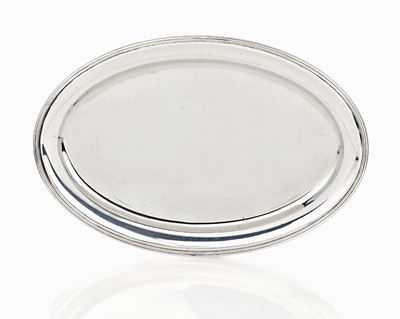 Vassoio in argento, Milano, Italia, forma ovale, diametro 56 x 38 cm