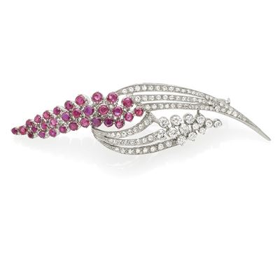 Spilla in oro bianco 18K, diamanti e rubini