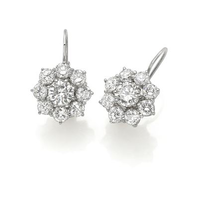 Orecchini in oro bianco 18K con diamanti taglio brillante